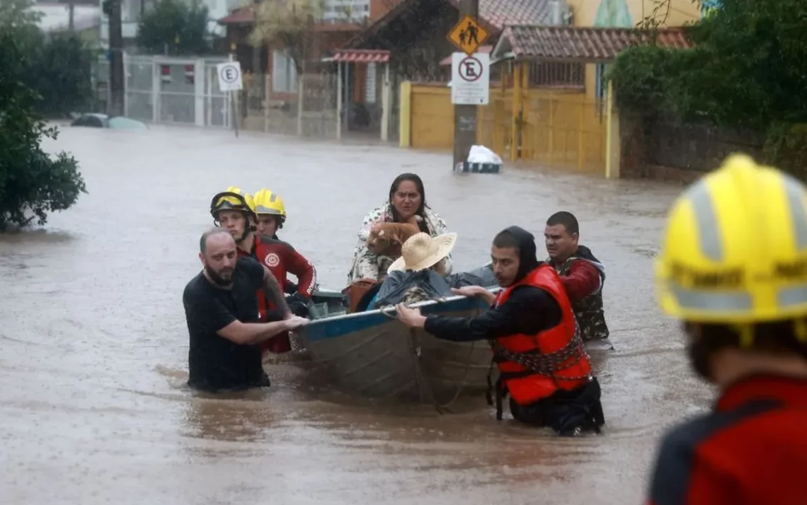 tempestades, precipitações, pluviais;