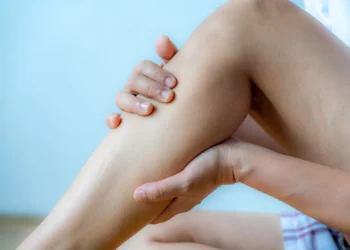 Síndrome de Ekbom, síndrome restless legs, vontade de mexer nas pernas;