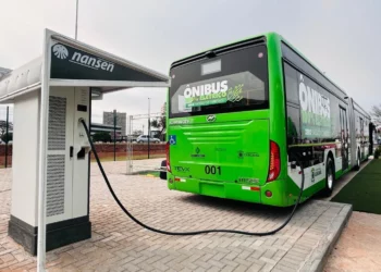 ônibus elétricos, veículos elétricos, transporte limpo, veículos sustentáveis;